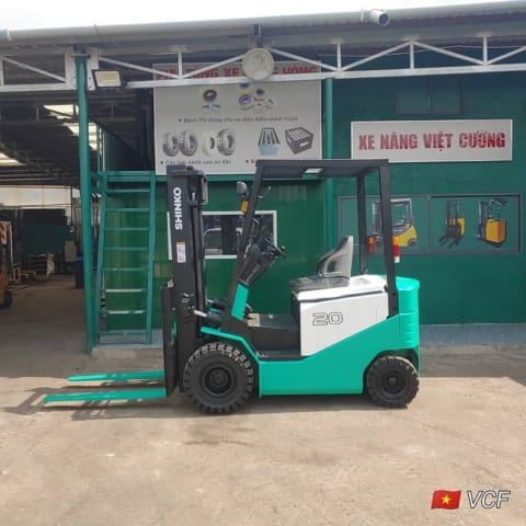Lái xe nâng điện an toàn cho người mới